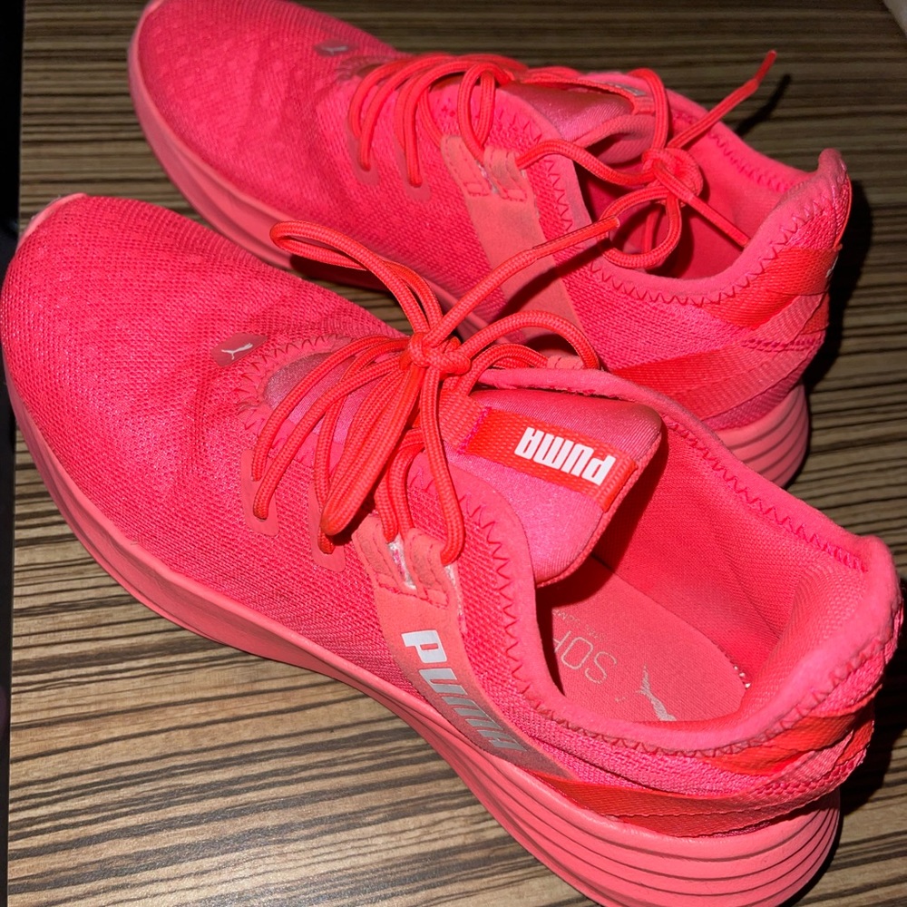 8 Orange Puma sneakers